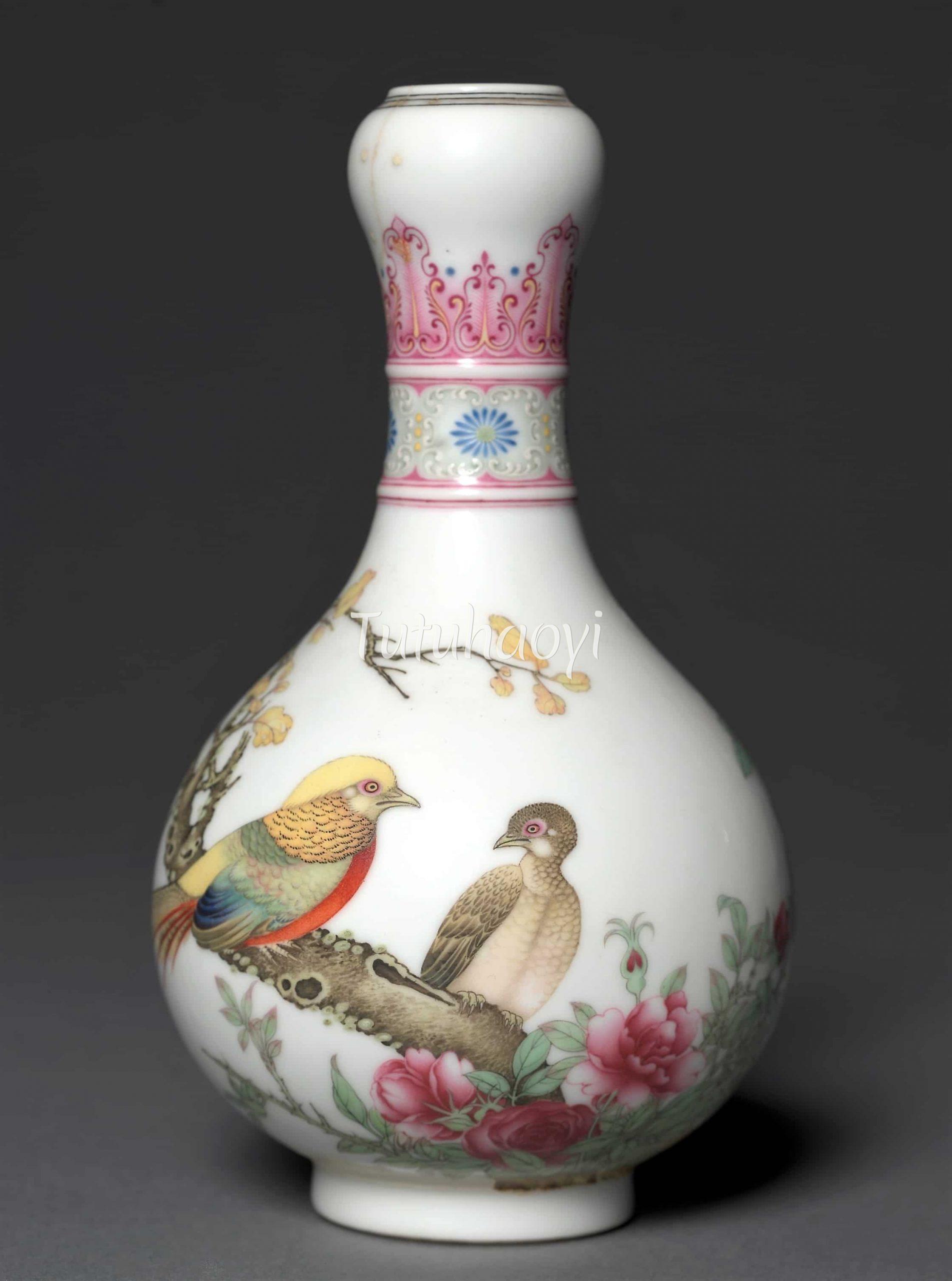 porcelain garlic-head vase painted with a pair of golden pheasants in polychrome enamels over transparent glaze in the falangcai style, Qianlong period, Cleveland Museum of Art