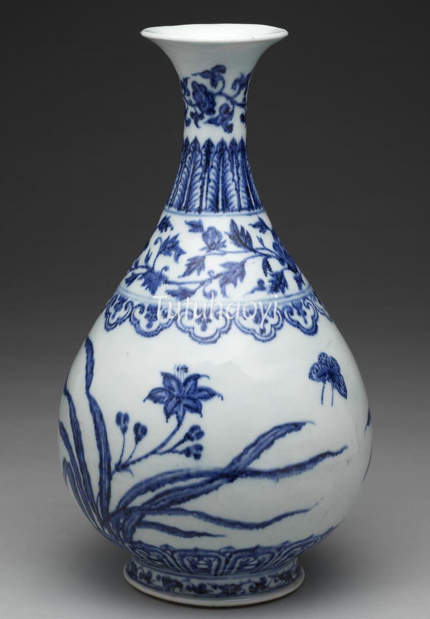 lily butterfly blue-and-white vase Tutuhaoyi
