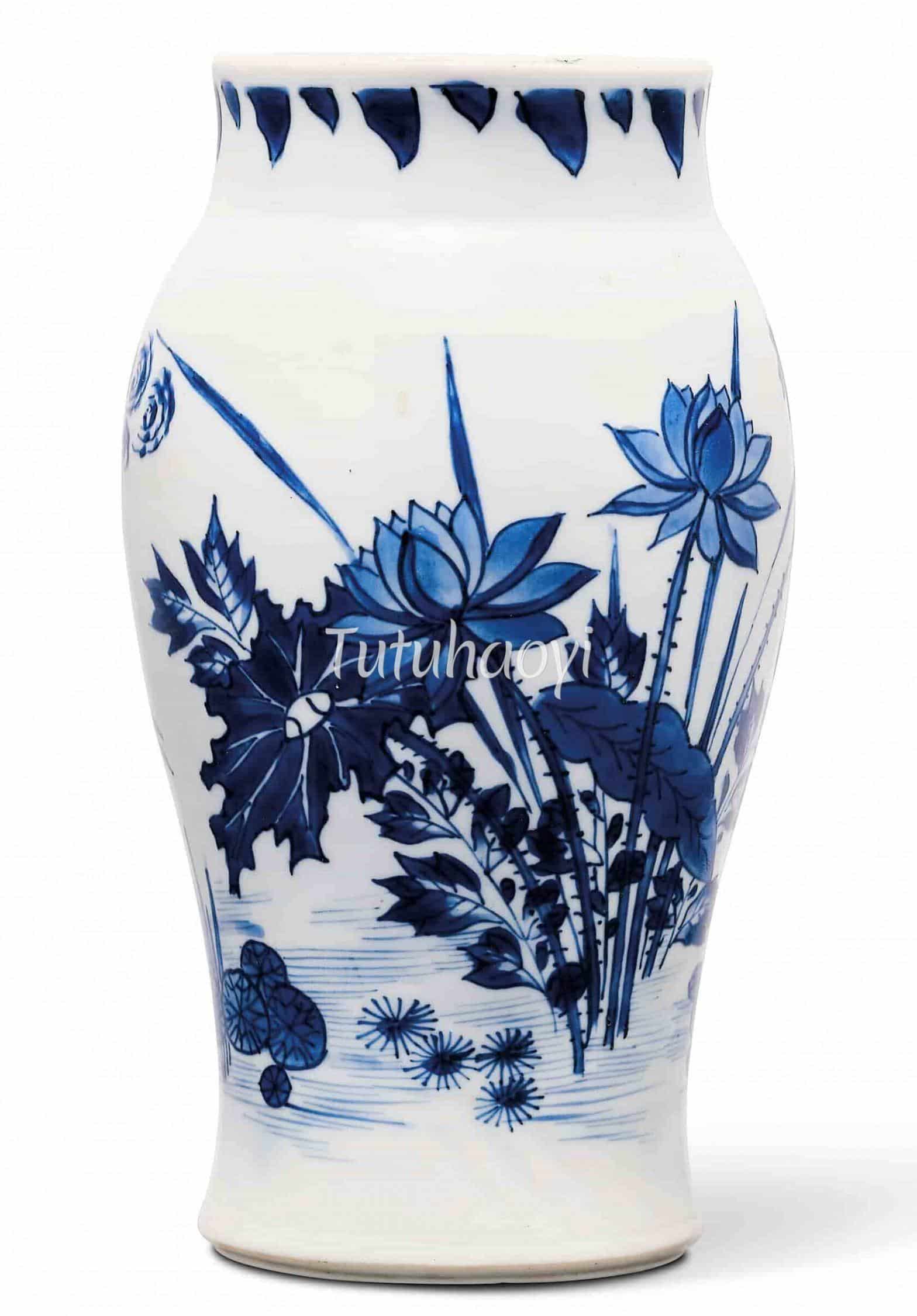 lotus blue-and-white porcelain vase Shunzhi