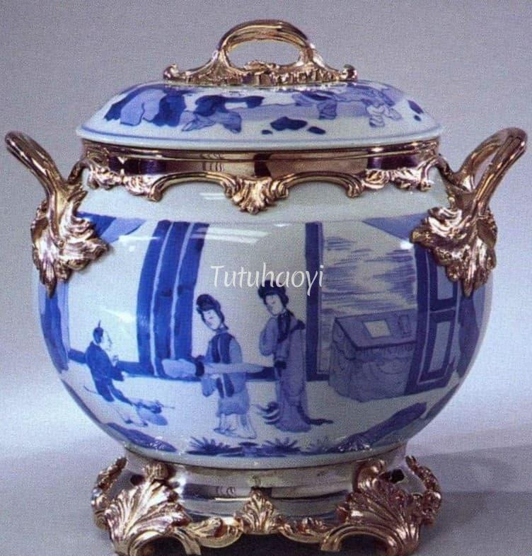 porcelain jar depicting Romance of the Western Chamber Rijksmuseum
