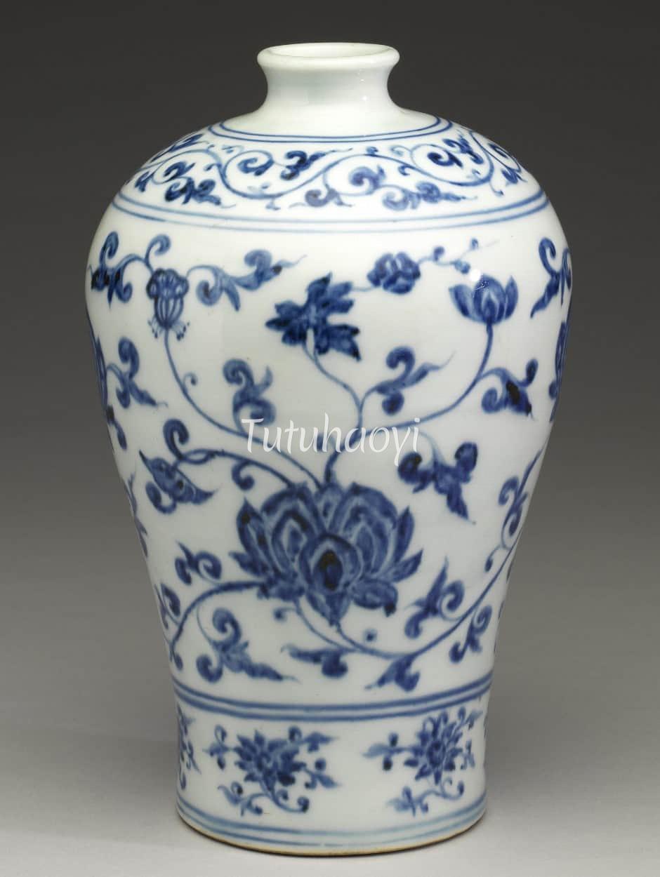 Yongle blue and white meiping vase lotus