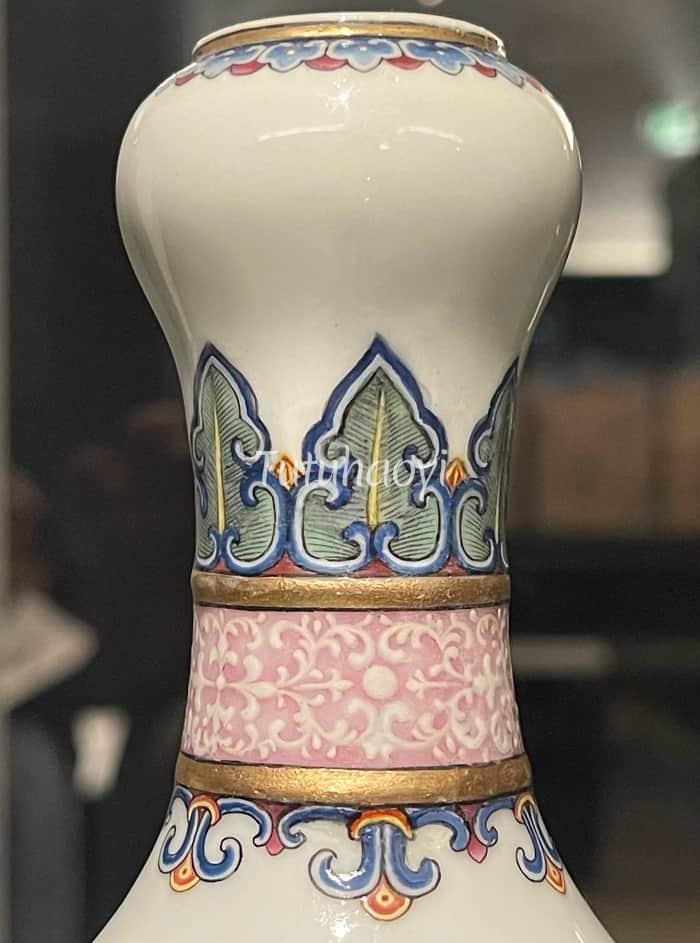 falangcai bottle neck from Qianlong period