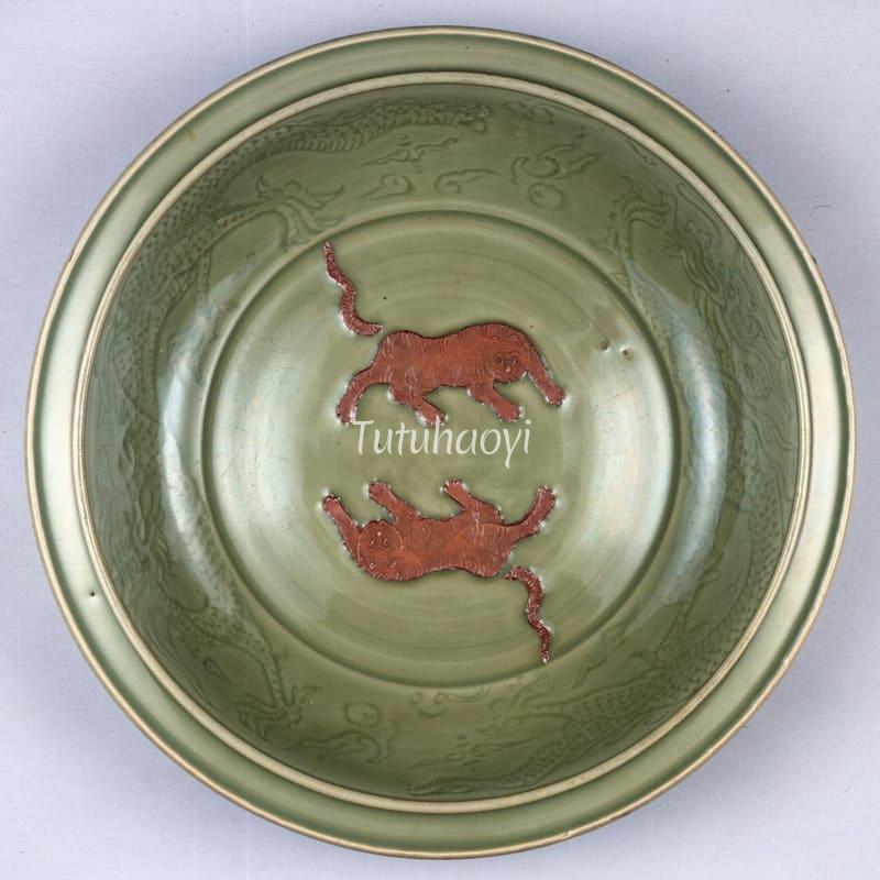 Longquan ware celadon dish tiger