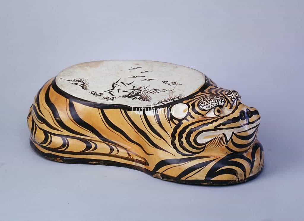 tiger shaped pillow Cizhou ware