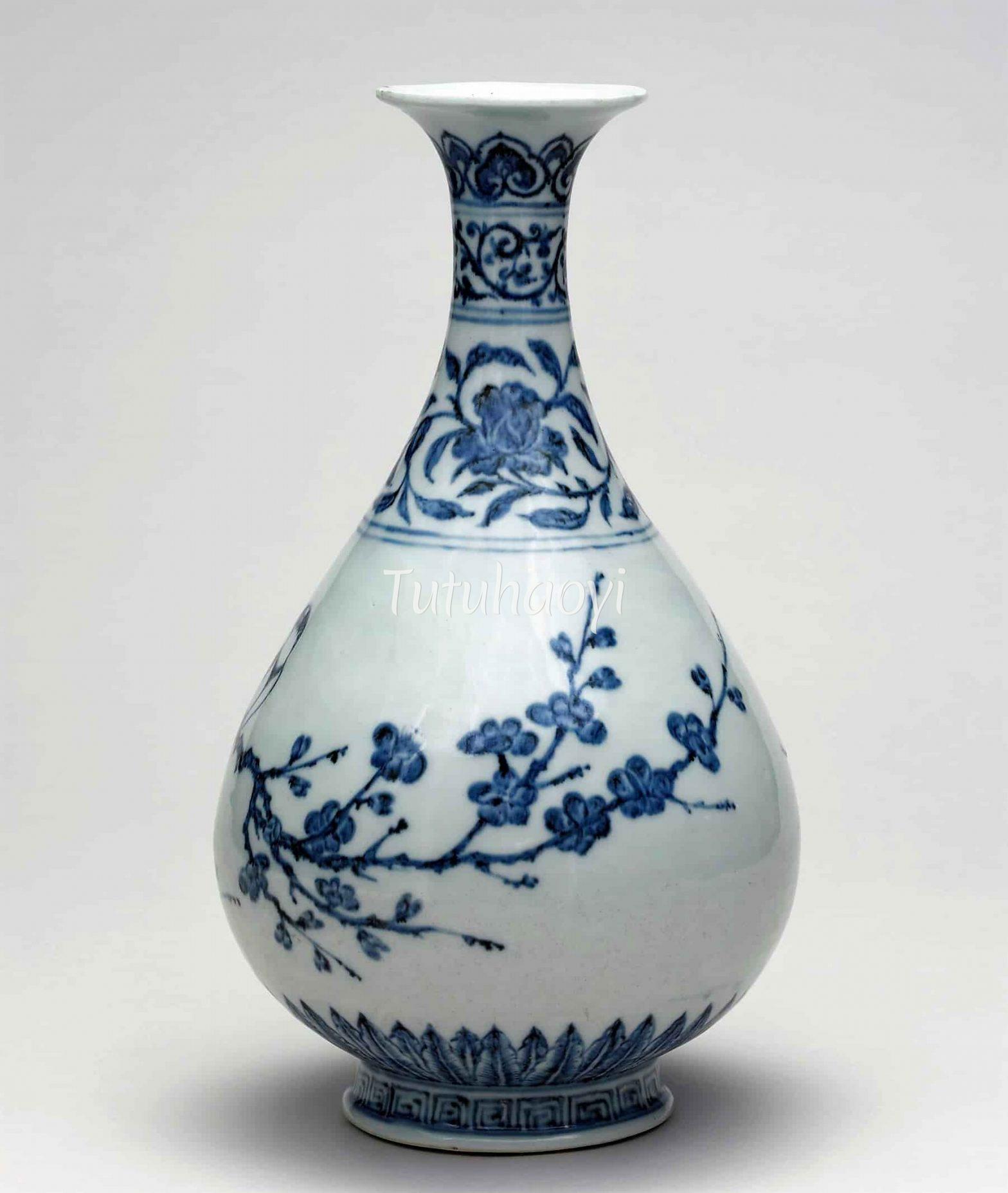 Yongle bottle plum blossom motif